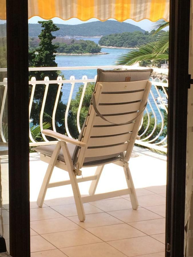 Apartment In Maslinica 70M From The Sea Eksteriør bilde